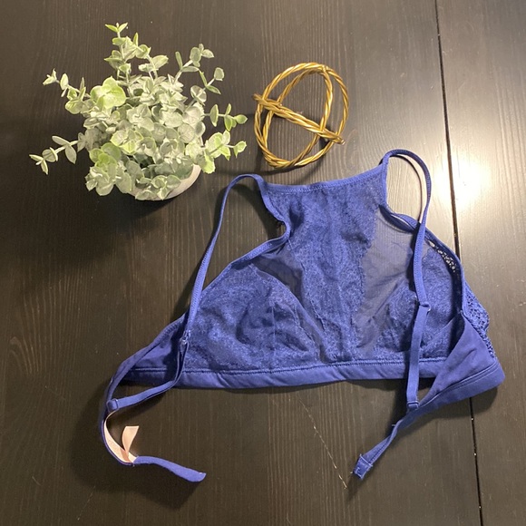 Victoria’s Secret lace bralette - Picture 2 of 4